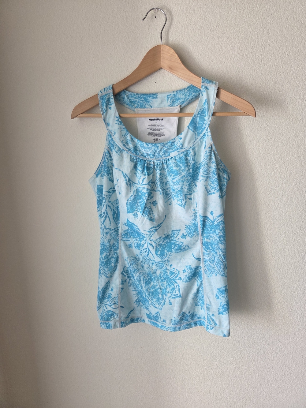 NordicTrack Sportwear Built-In Bra Racerback Tank Top Sz M Teal Blue Floral